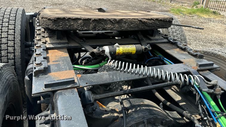 image for item DU3007 2020 Freightliner  Cascadia  semi truck