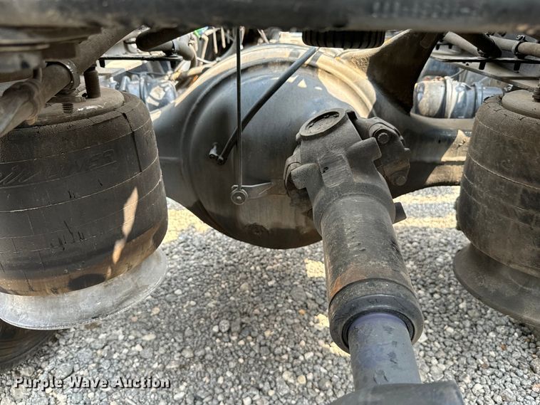 image for item DU3007 2020 Freightliner  Cascadia  semi truck