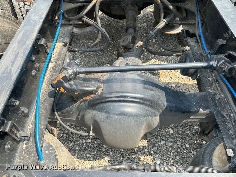 image for item DU3007 2020 Freightliner  Cascadia  semi truck