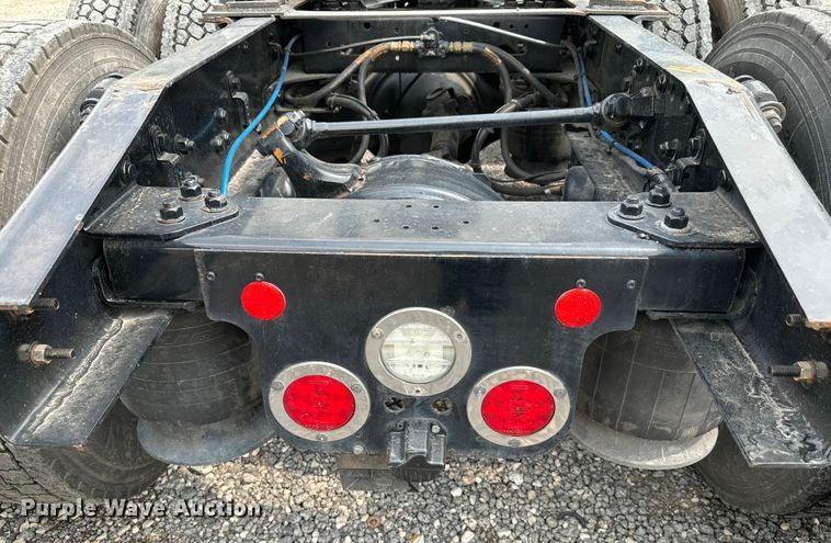 image for item DU3007 2020 Freightliner  Cascadia  semi truck