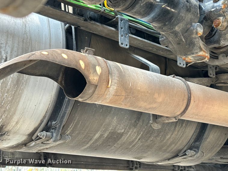 image for item DU3007 2020 Freightliner  Cascadia  semi truck