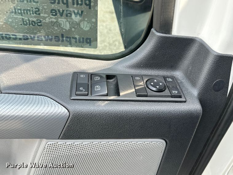 image for item DU3007 2020 Freightliner  Cascadia  semi truck