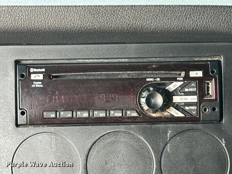 image for item DU3007 2020 Freightliner  Cascadia  semi truck