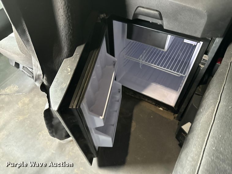 image for item DU3007 2020 Freightliner  Cascadia  semi truck