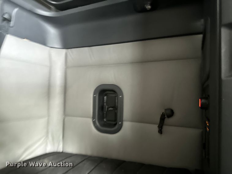 image for item DU3007 2020 Freightliner  Cascadia  semi truck