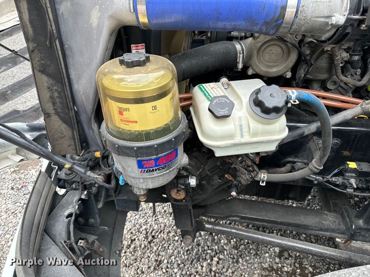 image for item DU3007 2020 Freightliner  Cascadia  semi truck