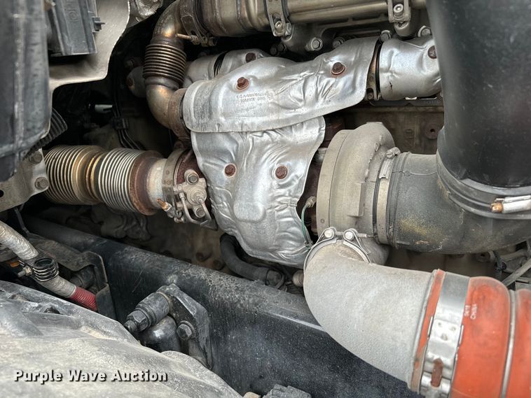 image for item DU3007 2020 Freightliner  Cascadia  semi truck