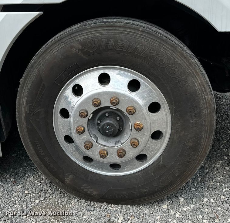 image for item DU3007 2020 Freightliner  Cascadia  semi truck