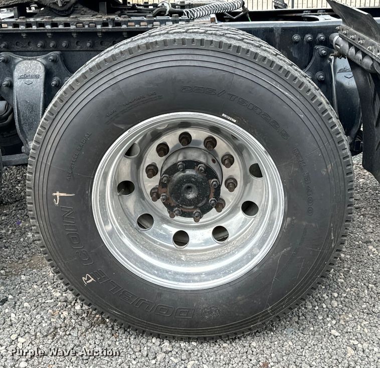 image for item DU3007 2020 Freightliner  Cascadia  semi truck