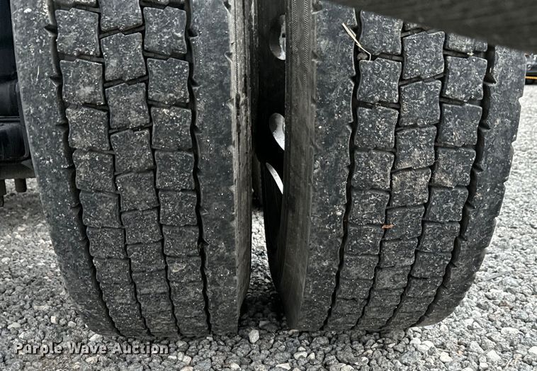 image for item DU3007 2020 Freightliner  Cascadia  semi truck