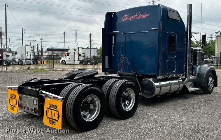 image for item DU3008 2005 Kenworth  W900  semi truck