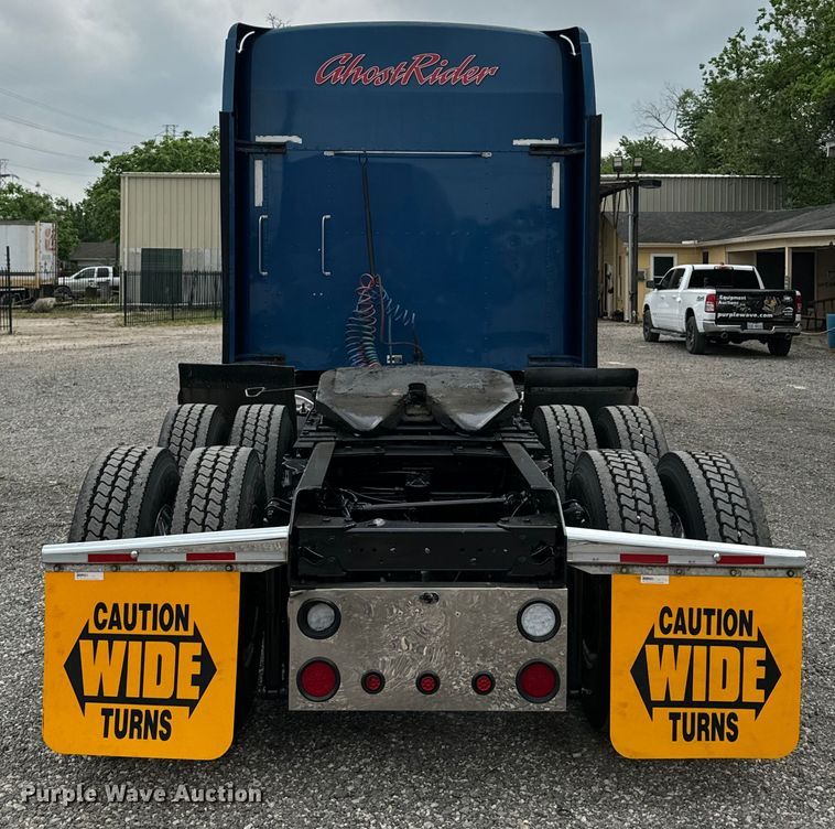 image for item DU3008 2005 Kenworth  W900  semi truck