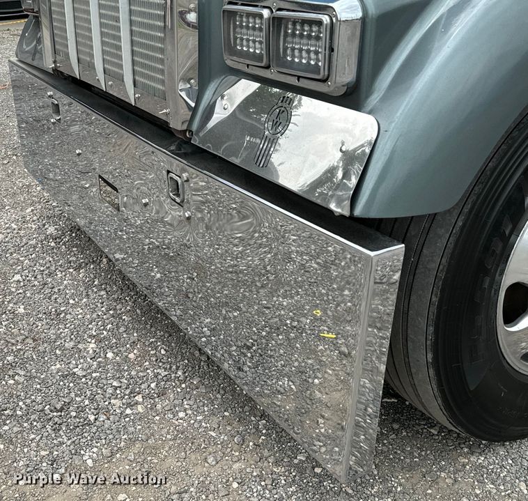 image for item DU3008 2005 Kenworth  W900  semi truck