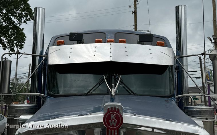 image for item DU3008 2005 Kenworth  W900  semi truck