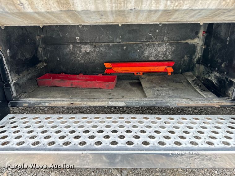 image for item DU3008 2005 Kenworth  W900  semi truck