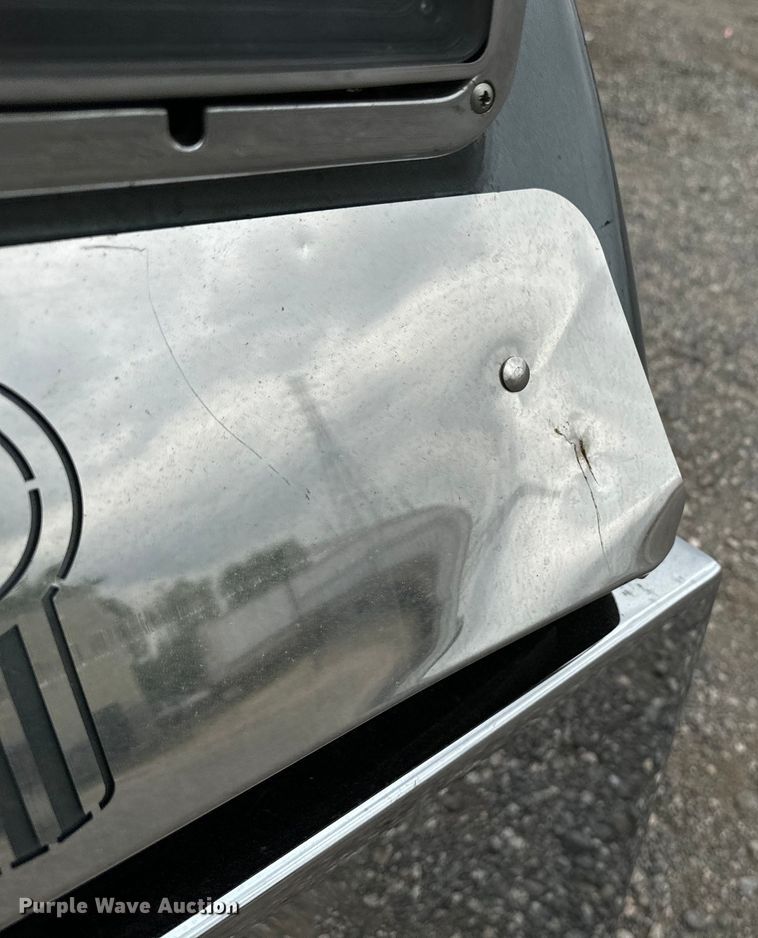 image for item DU3008 2005 Kenworth  W900  semi truck