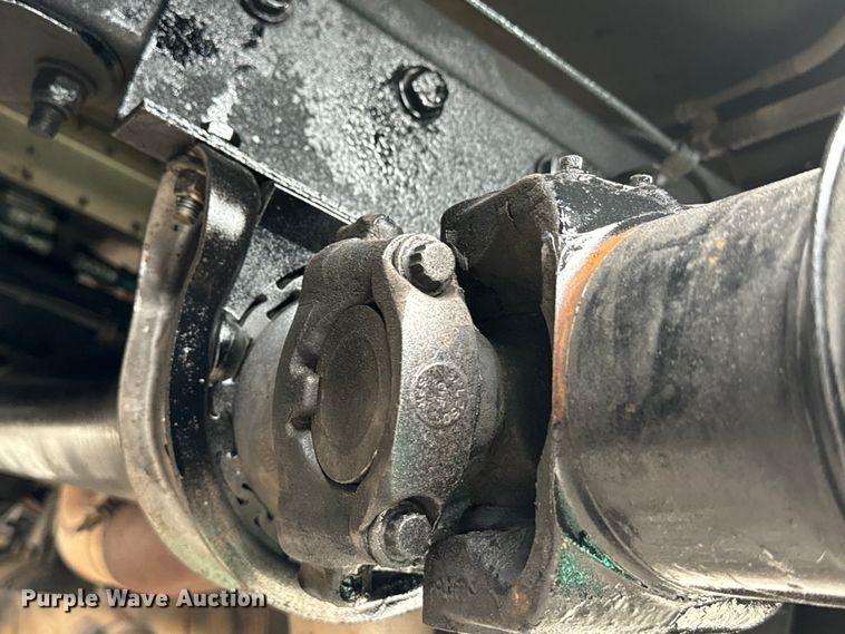 image for item DU3008 2005 Kenworth  W900  semi truck