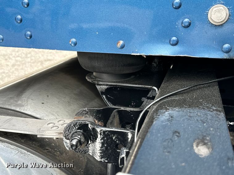 image for item DU3008 2005 Kenworth  W900  semi truck