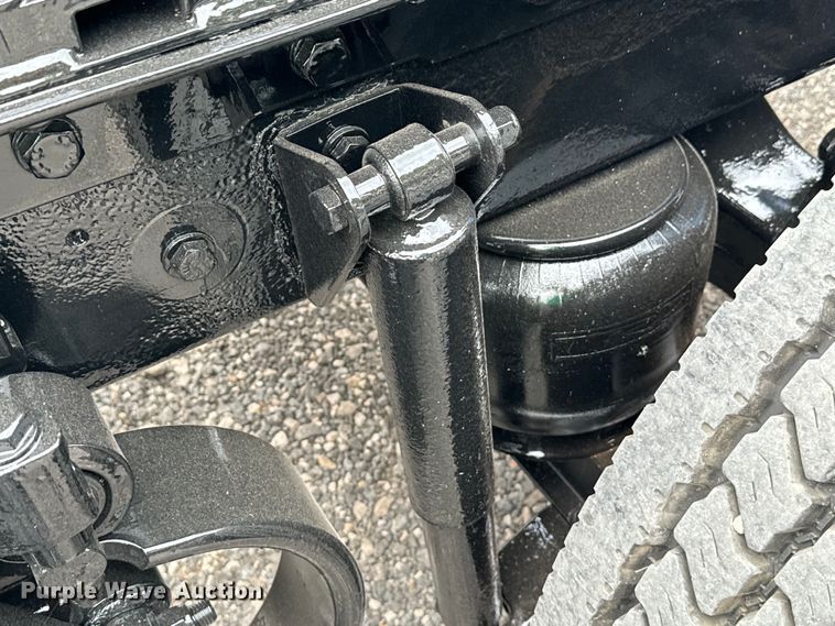 image for item DU3008 2005 Kenworth  W900  semi truck