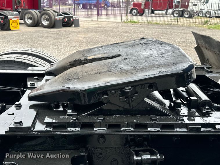 image for item DU3008 2005 Kenworth  W900  semi truck