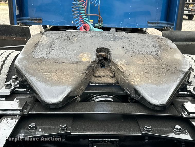 image for item DU3008 2005 Kenworth  W900  semi truck