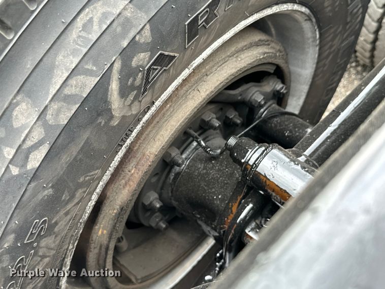 image for item DU3008 2005 Kenworth  W900  semi truck