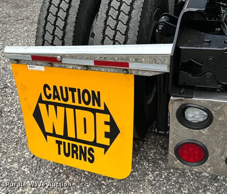 image for item DU3008 2005 Kenworth  W900  semi truck