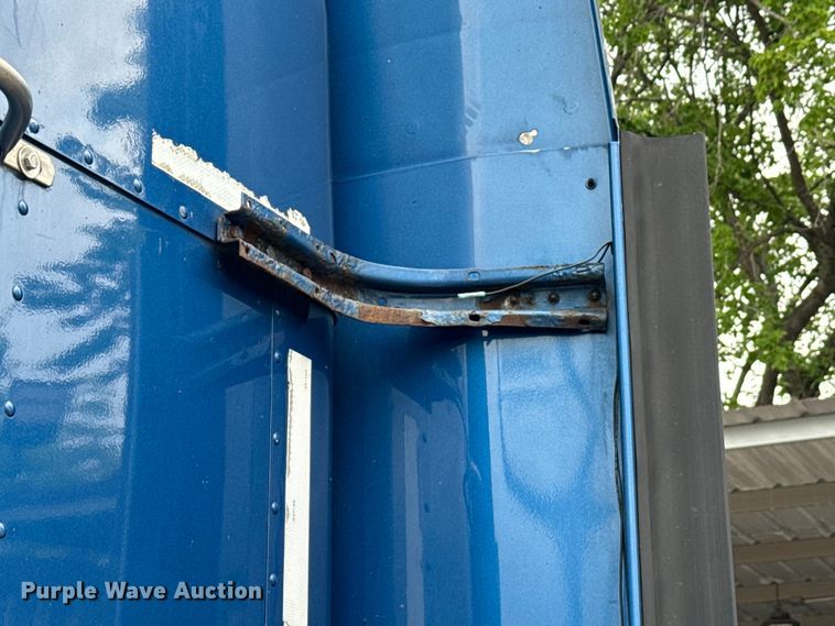 image for item DU3008 2005 Kenworth  W900  semi truck