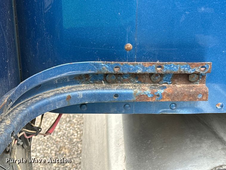 image for item DU3008 2005 Kenworth  W900  semi truck