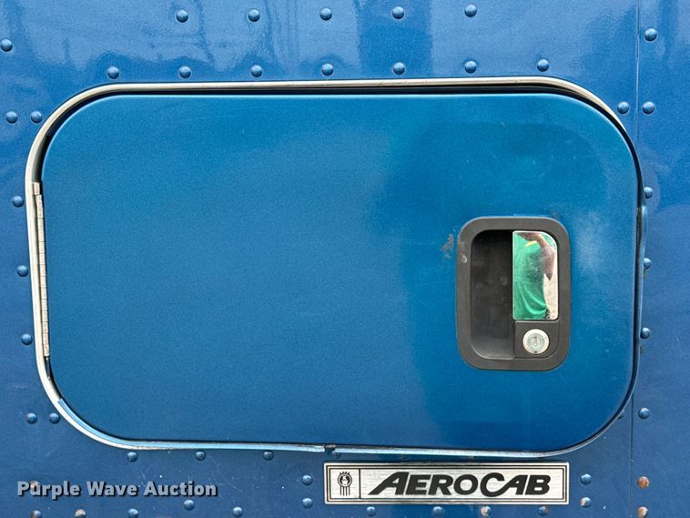 image for item DU3008 2005 Kenworth  W900  semi truck