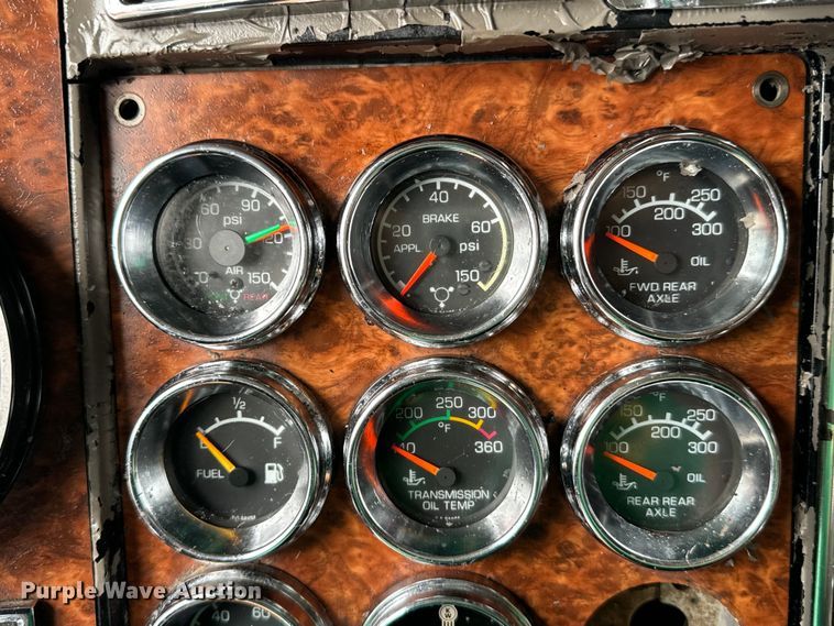 image for item DU3008 2005 Kenworth  W900  semi truck