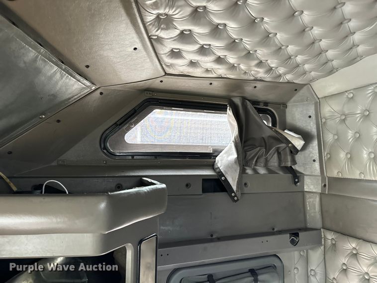 image for item DU3008 2005 Kenworth  W900  semi truck