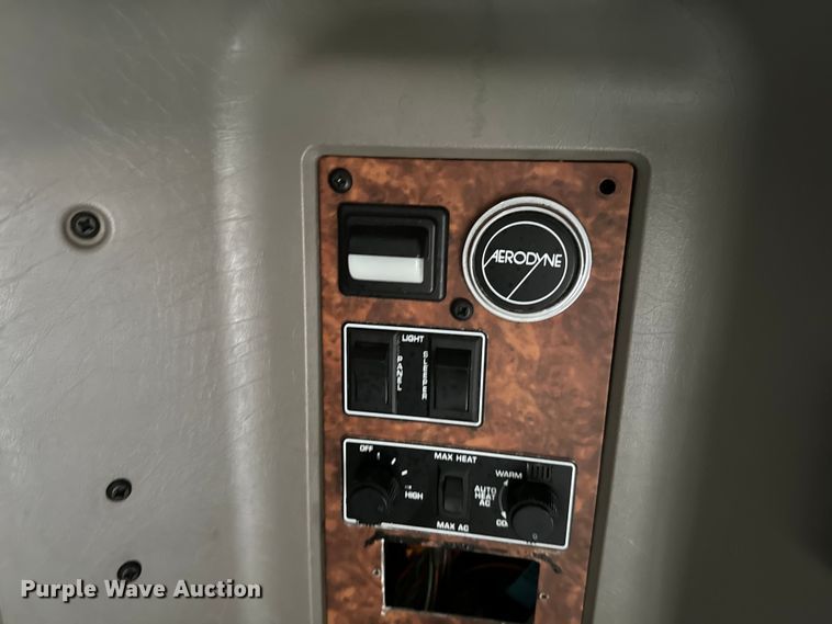 image for item DU3008 2005 Kenworth  W900  semi truck