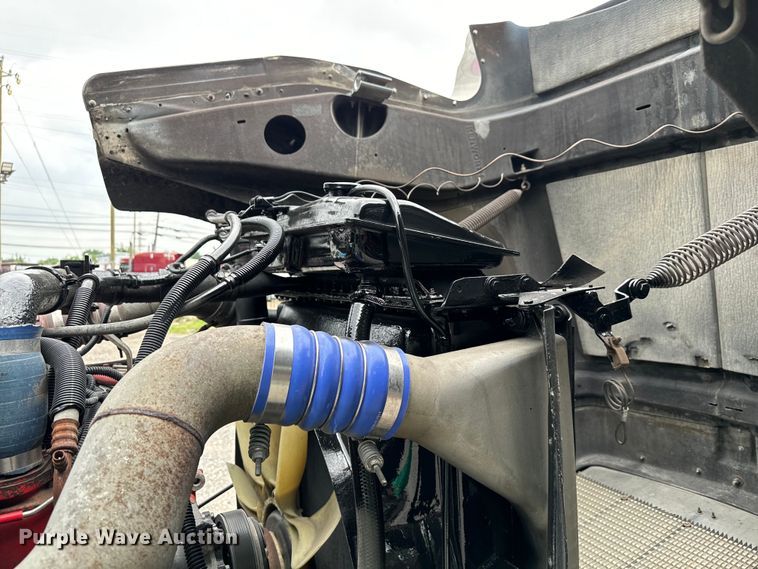 image for item DU3008 2005 Kenworth  W900  semi truck