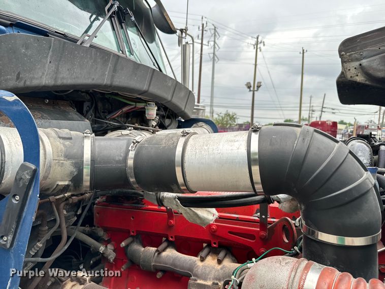 image for item DU3008 2005 Kenworth  W900  semi truck