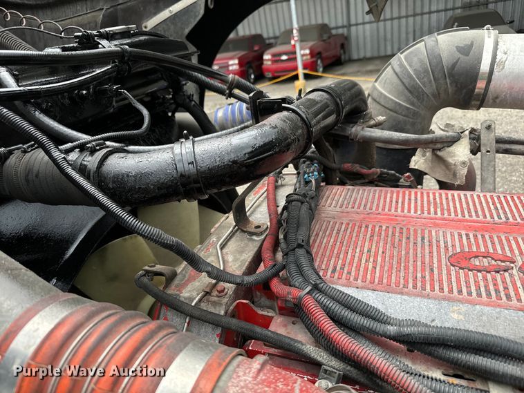 image for item DU3008 2005 Kenworth  W900  semi truck