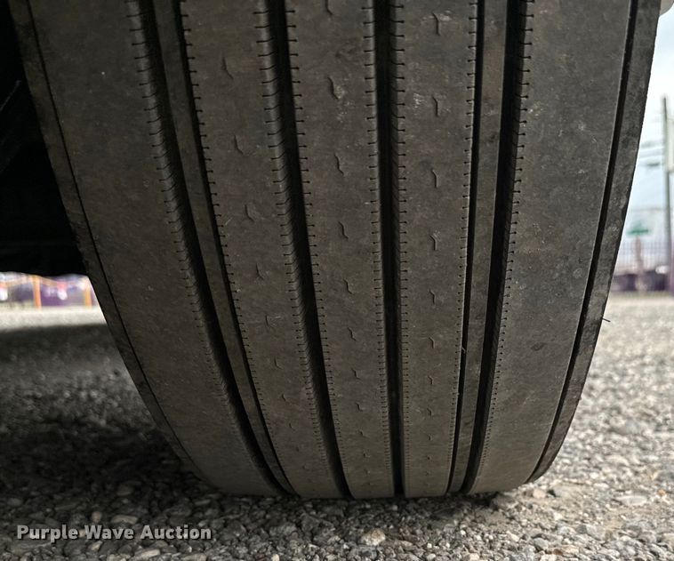 image for item DU3008 2005 Kenworth  W900  semi truck