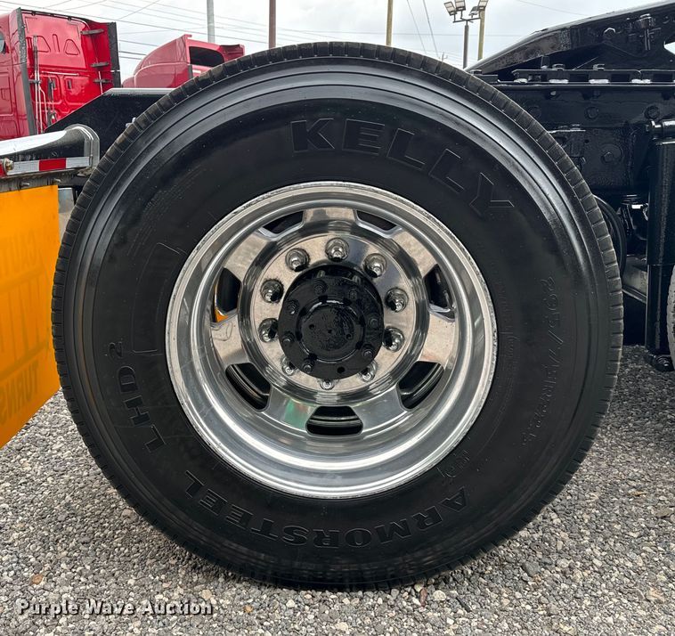 image for item DU3008 2005 Kenworth  W900  semi truck