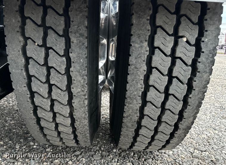 image for item DU3008 2005 Kenworth  W900  semi truck