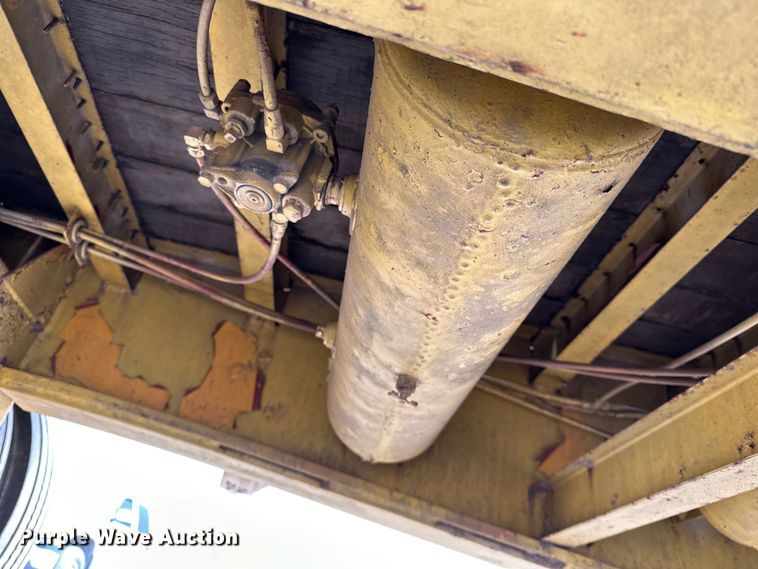 image for item EG1387 1993 Fontaine  HDFTT-5-10050ASP drop deck equipment trailer