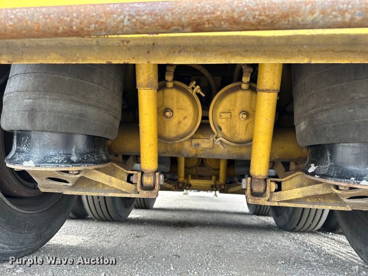 image for item EG1387 1993 Fontaine  HDFTT-5-10050ASP drop deck equipment trailer