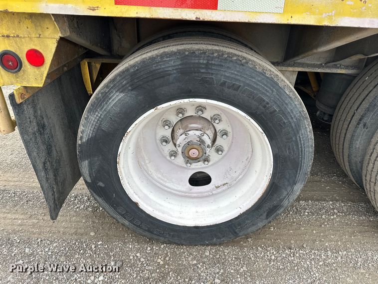 image for item EG1387 1993 Fontaine  HDFTT-5-10050ASP drop deck equipment trailer