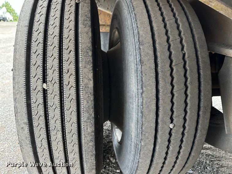 image for item EG1387 1993 Fontaine  HDFTT-5-10050ASP drop deck equipment trailer