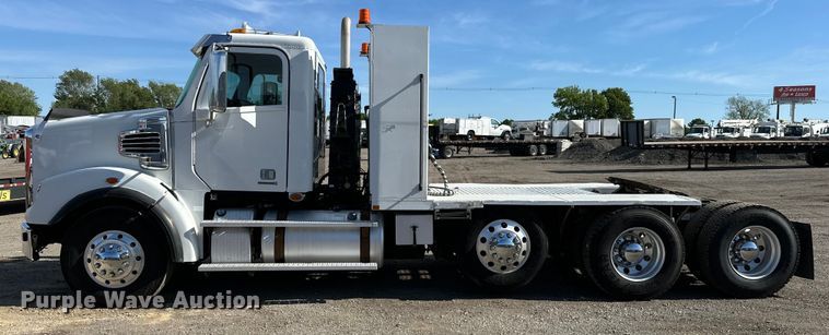 image for item EG1463 2013 Freightliner Coronado SD semi truck