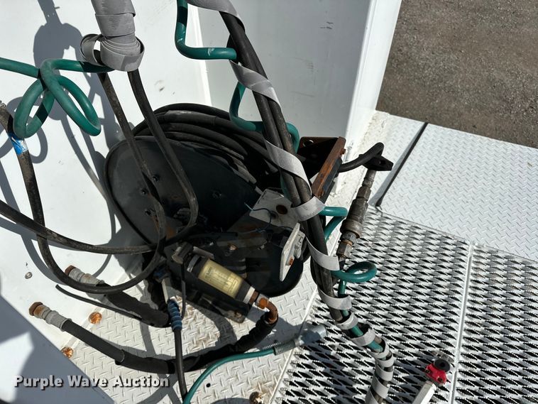 image for item EG1463 2013 Freightliner Coronado SD semi truck