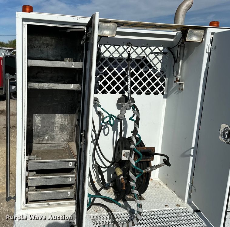 image for item EG1463 2013 Freightliner Coronado SD semi truck