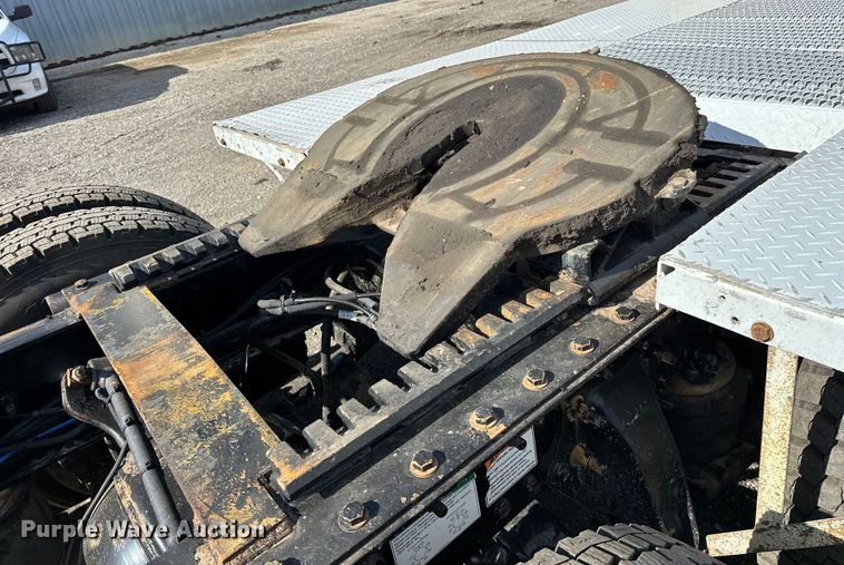 image for item EG1463 2013 Freightliner Coronado SD semi truck