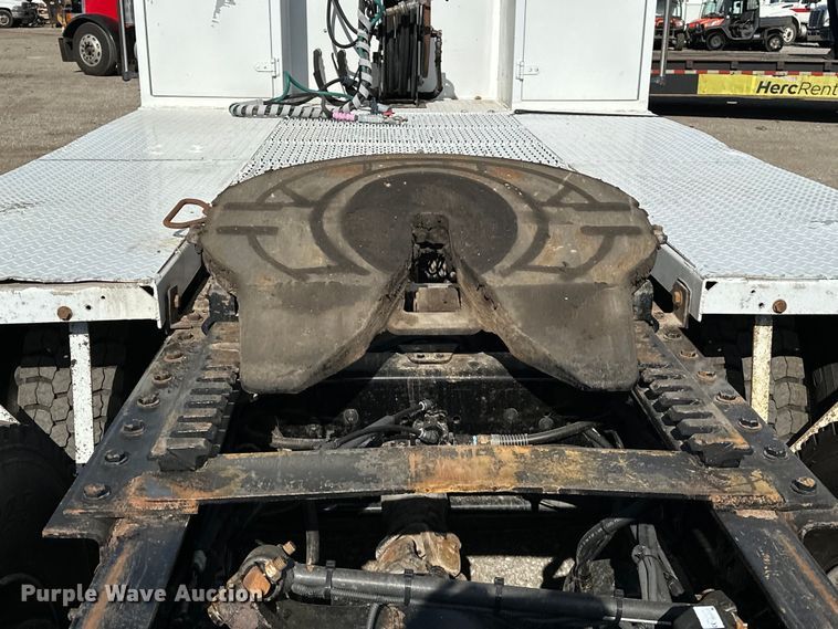 image for item EG1463 2013 Freightliner Coronado SD semi truck