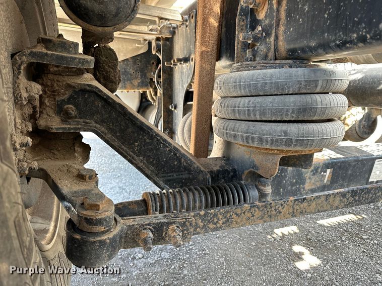 image for item EG1463 2013 Freightliner Coronado SD semi truck