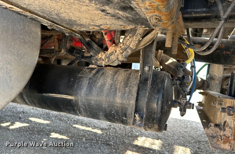 image for item EG1463 2013 Freightliner Coronado SD semi truck